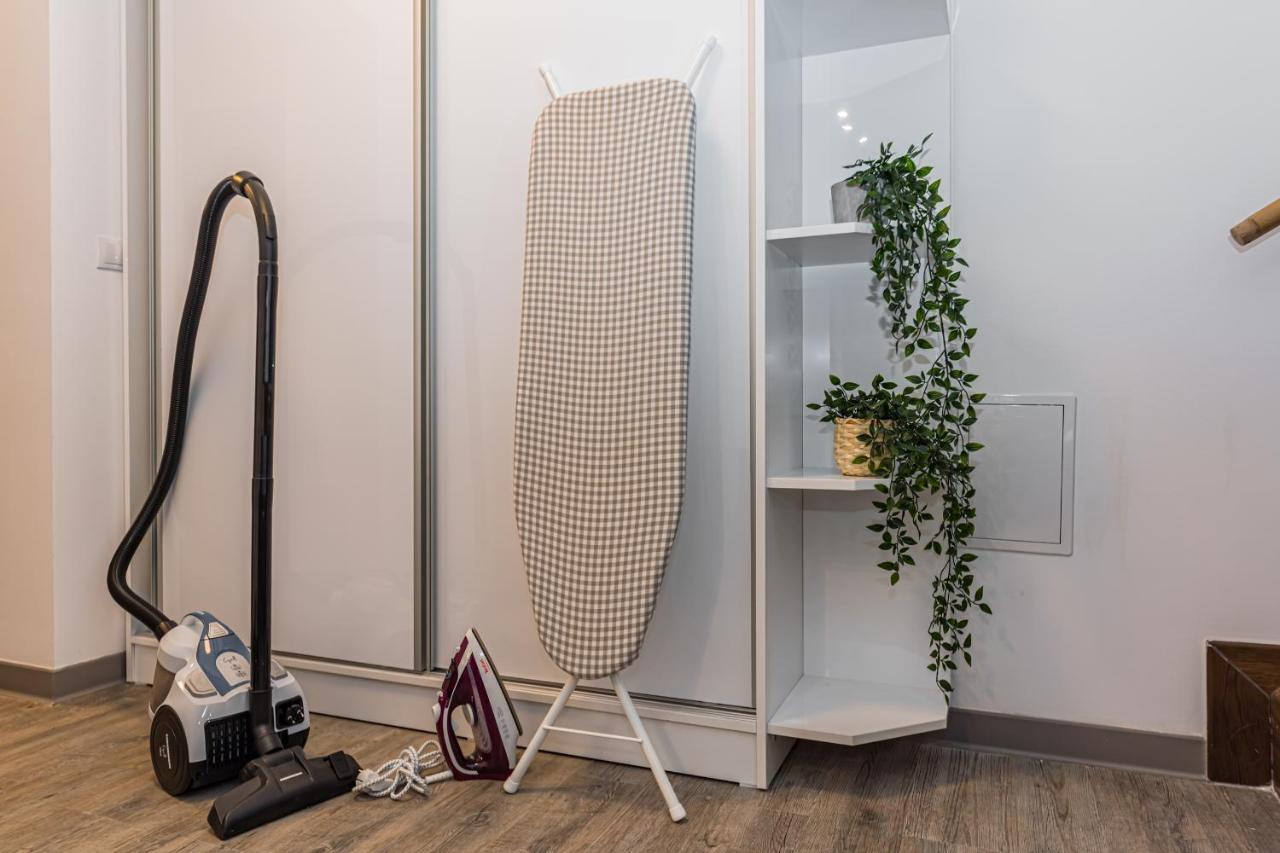 Splendor 3 Bedroom Flat In Silver Mountain ポイアナ・ブラショフ エクステリア 写真